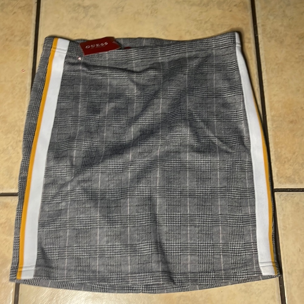 Guess mini skirt size medium
